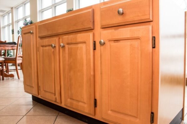 HUD RP-3VDB24 RAISED PANEL Old American Vanities